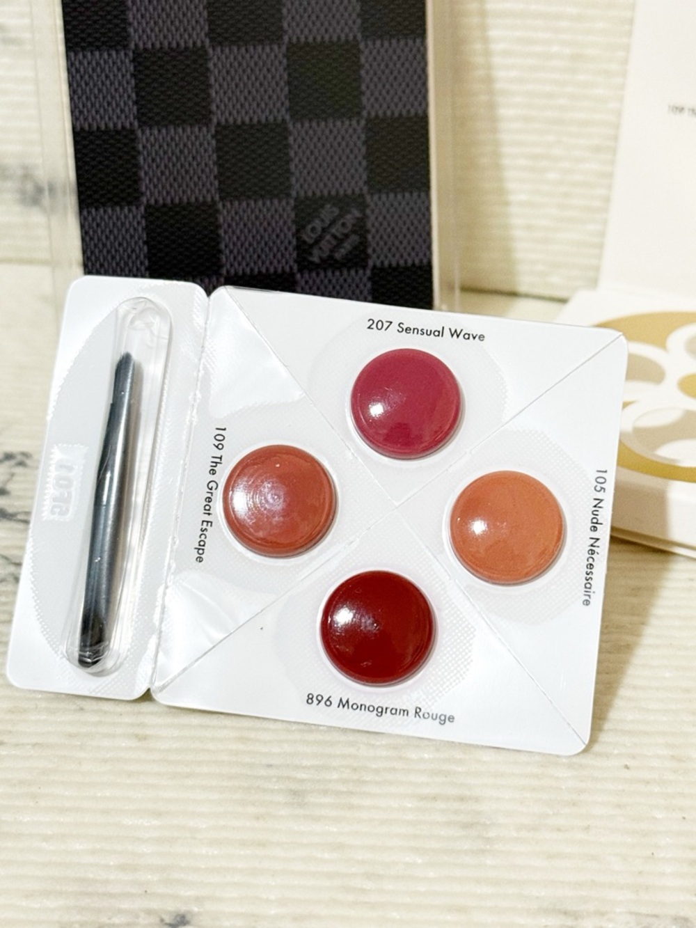 Louis Vuitton Lipstick Sample (4 Colors) & Playing Card in Protective Case: 9 ♠️ - Picture 4 of 8